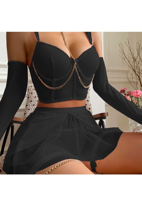 Intica - Komplet bielizny gładkiej z subtelnymi wykończeniami Suvikki. Kolor: czarny. Materiał: materiał. Wzór: gładki