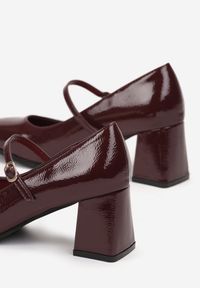 Renee - Bordowe Lakierowane Czółenka na Słupku ze Sprzączką Feworra. Okazja: na co dzień. Zapięcie: sprzączka. Kolor: czerwony. Materiał: lakier. Obcas: na słupku. Styl: casual, elegancki #3