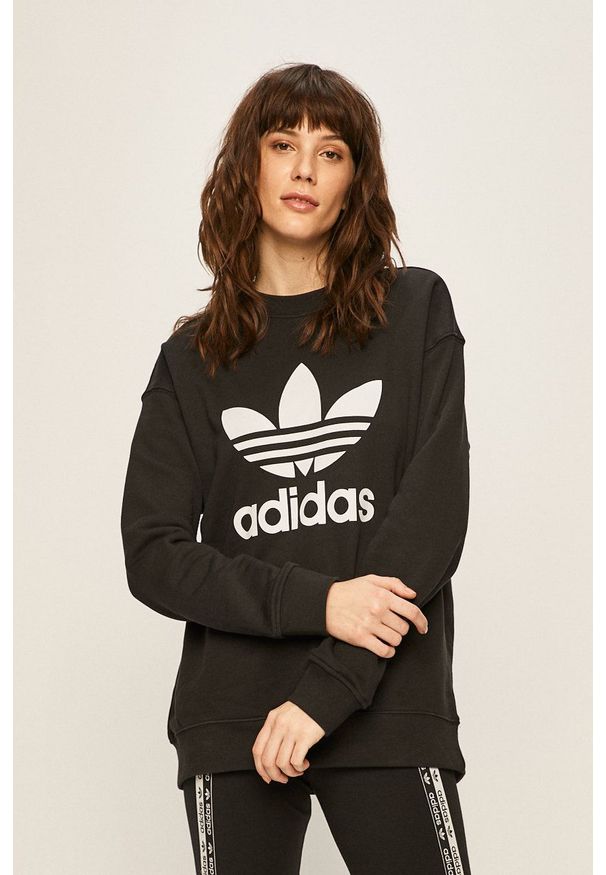 adidas Originals - Bluza. Okazja: na co dzień. Kolor: czarny. Wzór: nadruk. Styl: casual