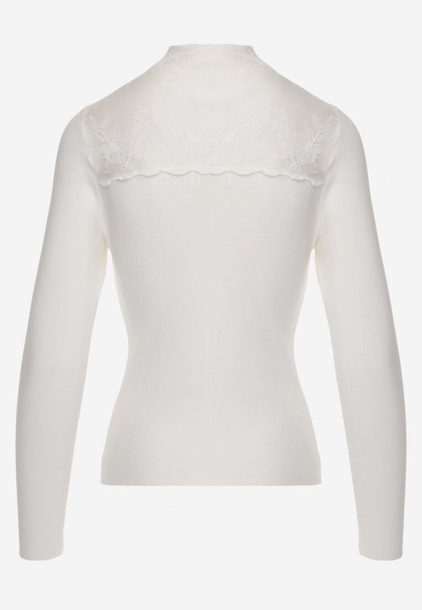 Renee - Biały Sweter z Półgolfem z Wiskozą o Dopasowanym Kroju Zdobiony Koronką Oceanus. Kolor: biały. Materiał: wiskoza, koronka. Wzór: aplikacja, koronka. Styl: klasyczny
