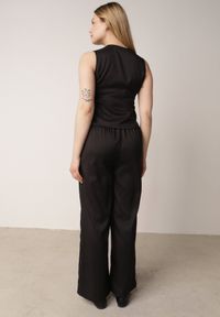 Born2be - Czarny Garniturowy Komplet ze Spodniami i Kamizelką z Asymetrycznym Zapięciem Panorea. Kolor: czarny. Wzór: paski #8