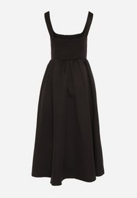 Born2be - Czarna Rozkloszowana Sukienka na Szerokich Ramiączkach Reterna. Okazja: na imprezę. Typ kołnierza: dekolt kwadratowy. Kolor: czarny. Długość rękawa: na ramiączkach. Styl: elegancki. Długość: mini #6