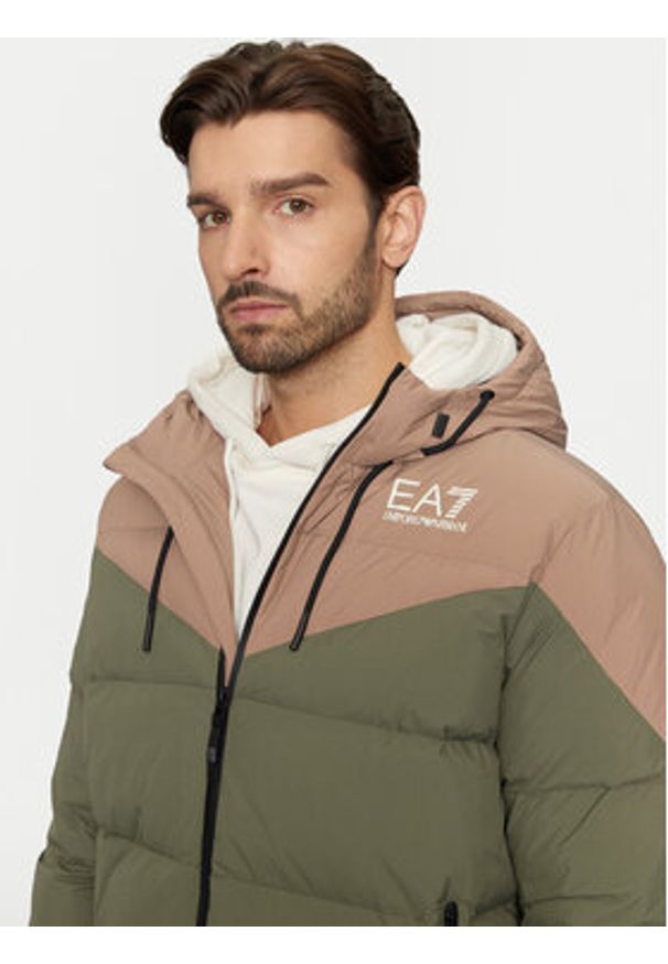 EA7 Emporio Armani Kurtka zimowa 6DPB30 PNDOZ 1846 Zielony Regular Fit. Kolor: zielony. Materiał: syntetyk. Sezon: zima