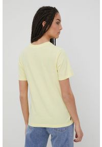 Superdry t-shirt bawełniany kolor żółty. Kolor: żółty. Materiał: bawełna. Długość rękawa: krótki rękaw. Długość: krótkie. Wzór: gładki