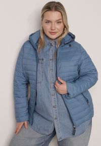 Born2be - Niebieska Pikowana Kurtka Przejściowa z Odpinanym Kapturem Tidesse. Kolor: niebieski. Materiał: poliester, jeans #1