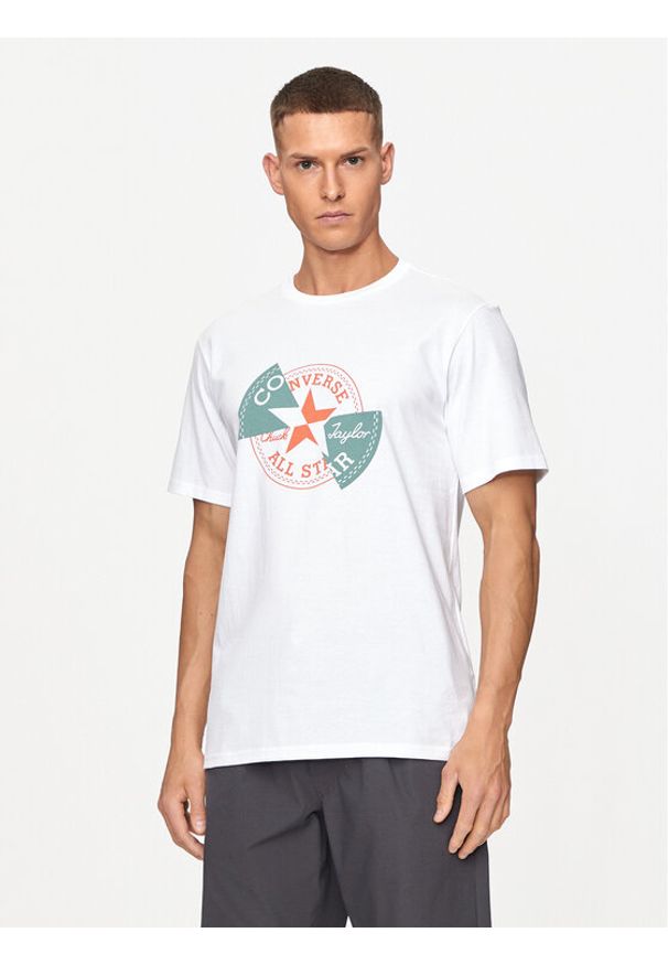 Converse T-Shirt M Chuck Patch Distort Tee 10026427-A02 Biały Regular Fit. Kolor: biały. Materiał: bawełna