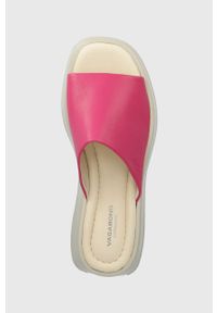 Vagabond Shoemakers klapki skórzane COURTNEY damskie kolor różowy na platformie. Kolor: różowy. Materiał: skóra. Wzór: gładki. Obcas: na platformie #5