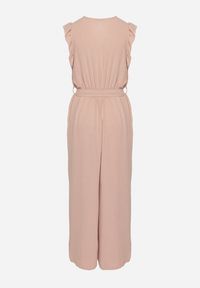 Born2be - Jasnoróżowy Taliowany Kombinezon Koktajlowy z Paskiem w Talii i Falbanami przy Ramionach Vimarine. Okazja: na imprezę. Kolor: różowy. Materiał: jeans. Styl: wizytowy #5