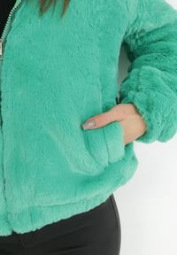 Born2be - Zielona Kurtka Futerko Teddy Oversize Denon. Typ kołnierza: kaptur. Kolor: zielony. Materiał: futro. Sezon: zima, jesień