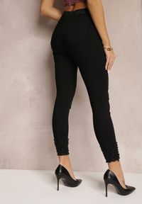 Renee - Czarne Jeansy o Fasonie Skinny z Przetarciami na Krawędziach Ommath. Kolor: czarny #2