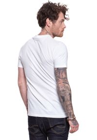 Wrangler - WRANGLER T SHIRT SS GLOBE TEE WHITE W7D9FK989 112131770. Wzór: nadruk #4
