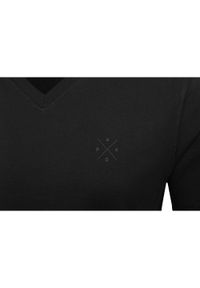Koszulka Męska (T-Shirt) - Pako Jeans - Czarna, Dekolt V-Neck (Serek). Okazja: na co dzień. Kolor: czarny. Materiał: bawełna. Styl: casual