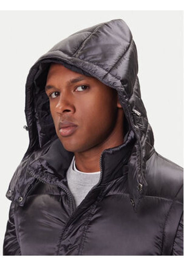 Guess Kurtka zimowa M5BL2L WGZF2 Szary Regular Fit. Kolor: szary. Materiał: syntetyk. Sezon: zima