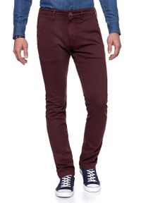 Lee - LEE SPODNIE MĘSKIE CHINO BURGUNDY ARRAY L768LL26. Okazja: na co dzień. Styl: casual, elegancki, wizytowy