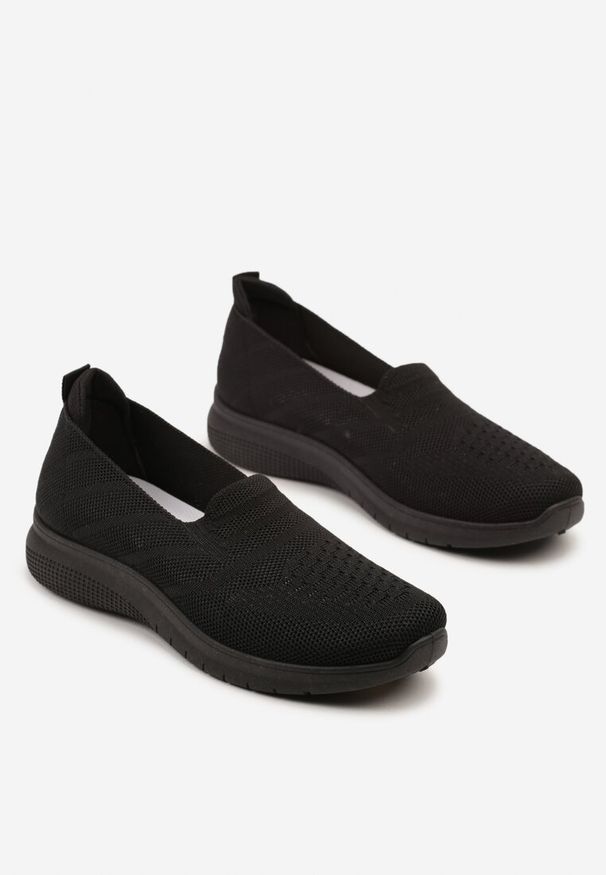 Renee - Czarne Elastyczne Wsuwane Tenisówki Tuvalia. Okazja: na co dzień. Zapięcie: bez zapięcia. Kolor: czarny. Materiał: jeans. Szerokość cholewki: normalna. Styl: klasyczny, casual