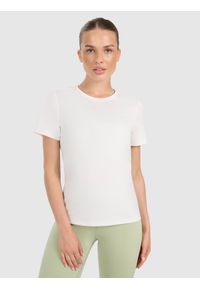 4f - 4F Koszulka treningowa regular szybkoschnąca damska - beżowa XS. Kolor: beżowy. Materiał: poliester, włókno, elastan, materiał. Długość rękawa: krótki rękaw. Długość: krótkie. Wzór: gładki, ze splotem. Sport: fitness #1