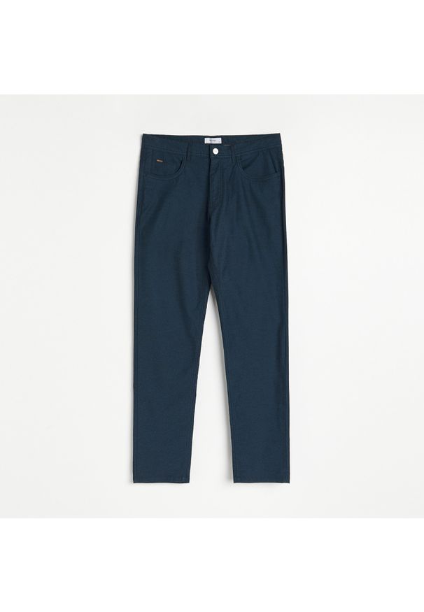 Reserved - Materiałowe spodnie slim - Granatowy. Kolor: niebieski. Materiał: materiał