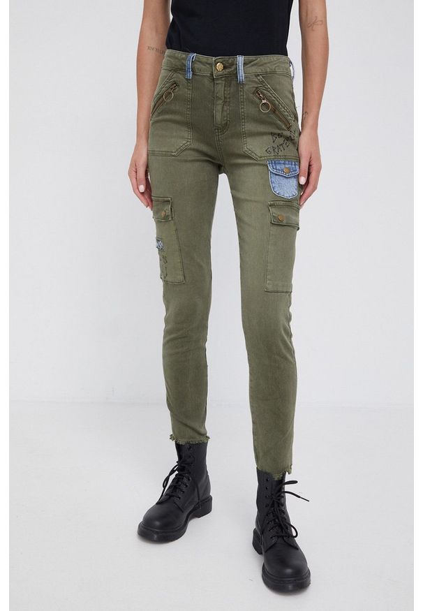 Desigual - Spodnie. Kolor: zielony. Materiał: bawełna