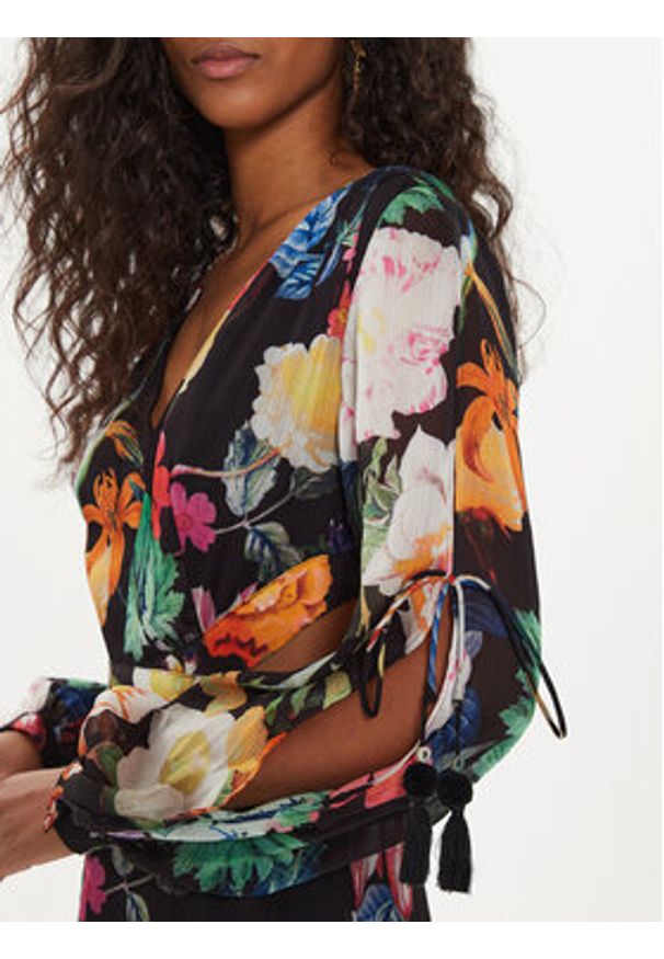 Guess Sukienka letnia Farrah W3GK81 WCWF2 Kolorowy Regular Fit. Materiał: syntetyk. Wzór: kolorowy. Sezon: lato