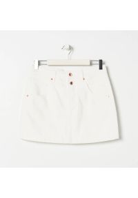 Sinsay - Jeansowa spódnica mini - Biały. Kolor: biały. Materiał: jeans #1