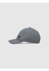 4f - Czapka z daszkiem strapback dziecięca - szara. Kolor: szary. Materiał: syntetyk, materiał. Sezon: lato. Styl: sportowy