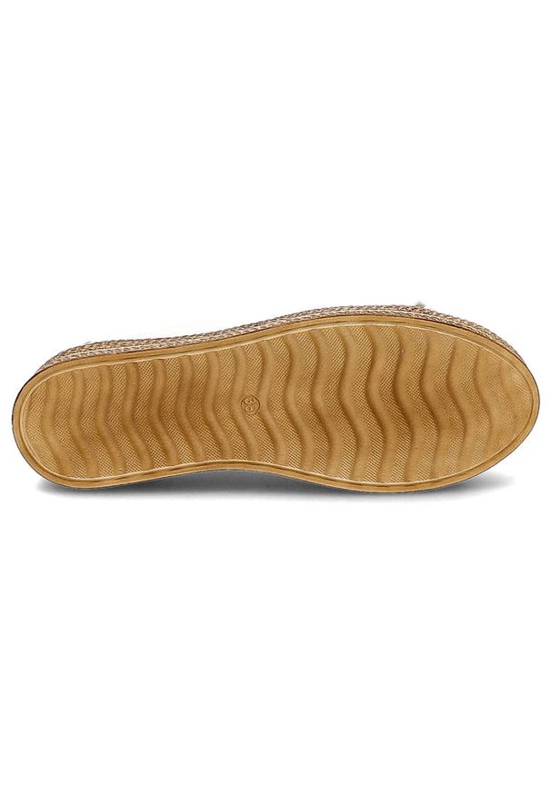 Złote Półbuty Maciejka Wygodne Buty Damskie Boho. Kolor: złoty. Materiał: skóra. Szerokość cholewki: normalna. Obcas: na platformie. Styl: boho
