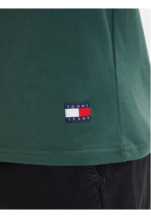 Tommy Jeans T-Shirt DM0DM22551 Zielony Regular Fit. Kolor: zielony. Materiał: bawełna