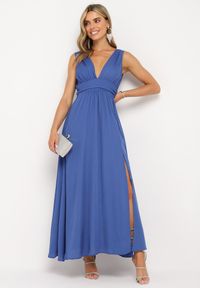 Born2be - Granatowa Rozkloszowana Sukienka na Ramiączkach Seraphineme. Kolor: niebieski. Długość rękawa: na ramiączkach. Wzór: aplikacja. Długość: maxi