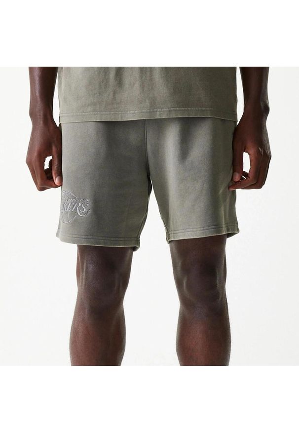 New Era - Krótkie Los Angeles Lakers Washed. Kolor: szary. Długość: krótkie. Sport: koszykówka