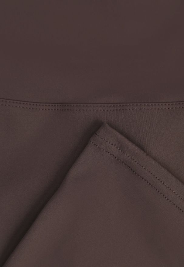 Born2be - Brązowe Legginsy o Kroju Dzwonów z Wysokim Stanem i Modelującym Marszczeniem Pronone. Okazja: na co dzień. Stan: podwyższony. Kolor: brązowy. Materiał: jeans. Długość: krótkie. Styl: elegancki, casual
