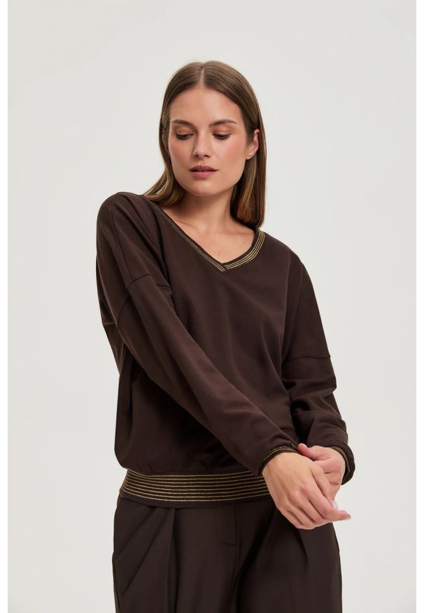 MOODO - Bawełniana bluza brązowa. Kolor: brązowy. Materiał: bawełna
