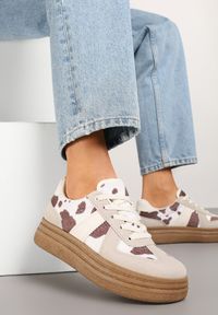 Renee - Beżowo-Białe Sneakersy w Łaty w Stylu Kultowych Tenisówek na Platformie Hakkaria. Okazja: na randkę, na co dzień. Kolor: beżowy. Materiał: jeans. Obcas: na platformie #5