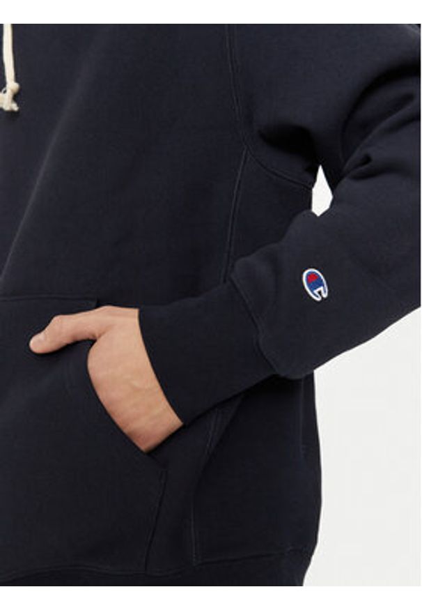 Champion Bluza 220705 Granatowy Relaxed Fit. Kolor: niebieski. Materiał: bawełna