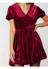 Sinsay - Sukienka mini bombka - bordowy. Kolor: czerwony. Typ sukienki: bombki. Długość: mini #1