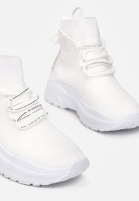 Born2be - Białe Sneakersy Kallissa. Wysokość cholewki: za kostkę. Zapięcie: bez zapięcia. Kolor: biały. Materiał: materiał. Szerokość cholewki: normalna #6