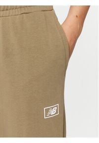 New Balance Spodnie dresowe Essentials French Terry Pant WP33508 Zielony Regular Fit. Kolor: zielony. Materiał: bawełna