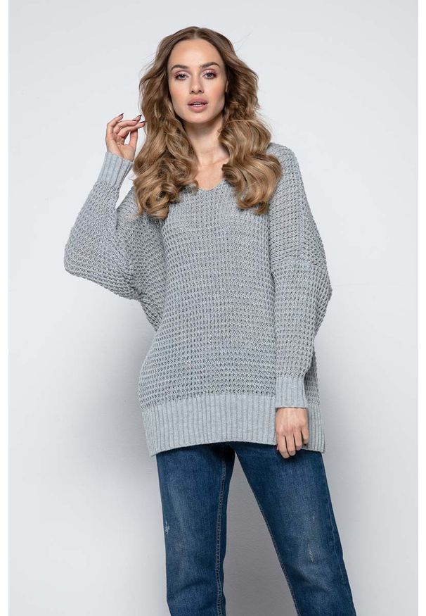 Fobya - Szary Oversizowy Sweter z Dekoltem V. Kolor: szary. Materiał: wełna, akryl