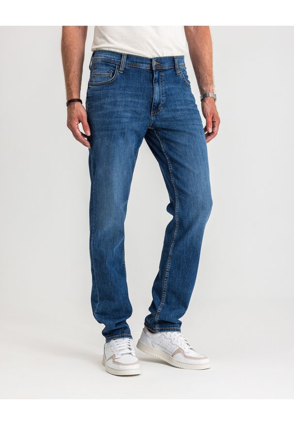Męskie Spodnie Jeansowe Mustang Style Washington Straight Denim Blue 1017119 5000 782, W31 L30. Sezon: lato. Styl: elegancki, klasyczny