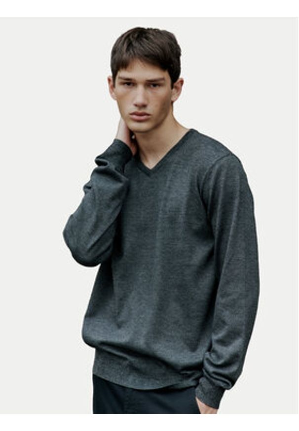 Blend Sweter 20717955 Czarny Regular Fit. Kolor: czarny. Materiał: syntetyk