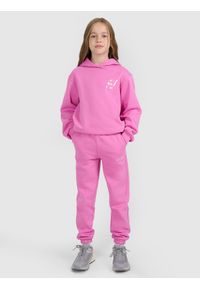 4f - 4F Spodnie dresowe joggery dziewczęce - różowe 134 (8-9 lat). Okazja: na co dzień. Kolor: różowy. Materiał: dresówka. Wzór: gładki, ze splotem. Sezon: lato. Styl: młodzieżowy, casual, sportowy #1