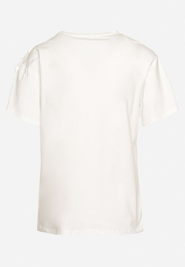 Born2be - Biały T-shirt Koszulka z Krótkim Rękawem i Aplikacją w Kształcie Kwiatu Nestairis. Kolor: biały. Długość rękawa: krótki rękaw. Długość: krótkie. Wzór: aplikacja, kwiaty. Styl: klasyczny