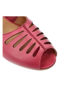 Baleriny damskie Maciejka, cholewka skóra naturalna ażurowe wycięcia odkryty nosek wsuwany fason niski obcas lekka konstrukcja, różowe, P7541-15/00-1. Kolor: różowy. Materiał: skóra. Szerokość cholewki: normalna. Wzór: ażurowy. Obcas: na obcasie. Wysokość obcasa: niski #5