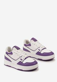 Born2be - Fioletowo-Białe Sneakersy na Niskiej Platformie z Przeszyciami Ralavia. Kolor: fioletowy. Obcas: na platformie #2