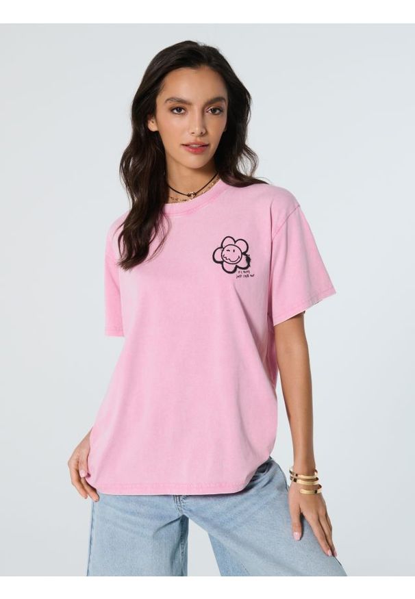 Sinsay - Koszulka loose fit z efektem sprania SmileyWorld® - różowy. Kolor: różowy
