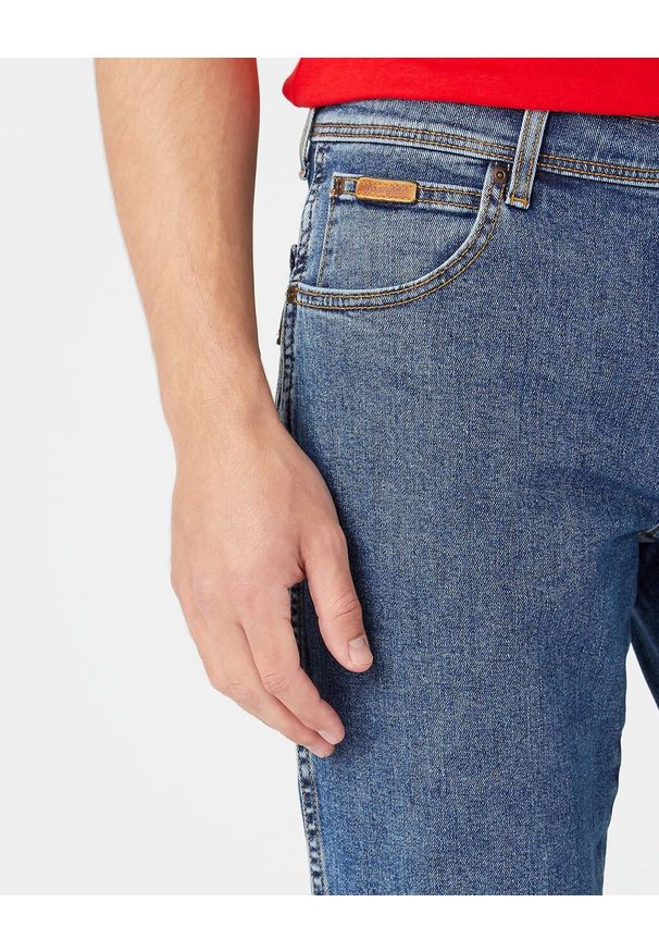 Wrangler - WRANGLER TEXAS STONEWASH W12133010 112126054. Stan: podwyższony. Styl: klasyczny