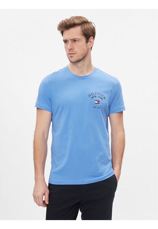 TOMMY HILFIGER - Tommy Hilfiger T-Shirt Arch Varsity Tee MW0MW33689 Granatowy Regular Fit. Kolor: niebieski. Materiał: bawełna