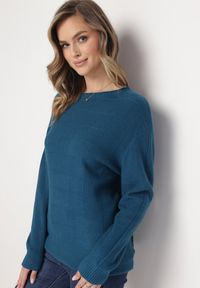 Born2be - Ciemnoniebieski Klasyczny Sweter z Długim Rękawem Darissa. Kolor: niebieski. Długość rękawa: długi rękaw. Długość: długie. Sezon: jesień, zima. Styl: klasyczny #1