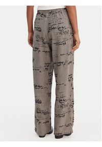 Desigual Spodnie materiałowe 26SWPW39 Brązowy Regular Fit. Kolor: brązowy. Materiał: syntetyk #4
