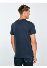 Big-Star - Koszulka męska z nadrukiem granatowa Teller 403. Okazja: na co dzień. Kolor: niebieski. Materiał: jeans, żakard, dzianina. Wzór: nadruk. Styl: vintage, casual, klasyczny #4