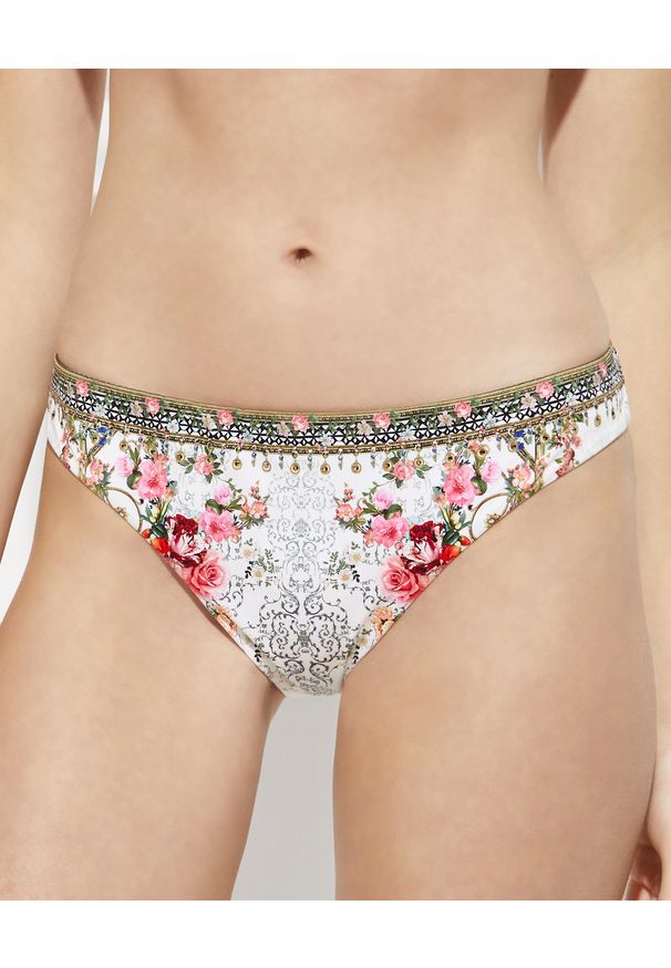 Camilla - CAMILLA - Dół od bikini w kwiaty. Stan: obniżony. Kolor: biały. Materiał: materiał, tkanina. Wzór: kwiaty